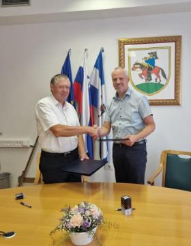 podpis pogodbe telovadnica Košana